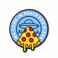 przypinka do kroksów kosmici pizza we come in peace for pizza