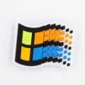 Znaczek logo Windows 95 ozdoba crocs retro gaming