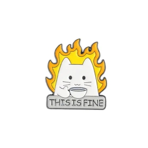 Przypinka metalowa, kot "This is fine"