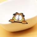 przypinka Garfield na ubraniu kot metalowa pin