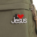 przypinka I love Jesus przypięta do plecaka khaki