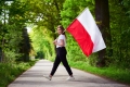 Flaga Polski narodowa 150x90 cm kibica tunel w plenerze