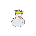 metalowa przypinka kaczka z koroną biała