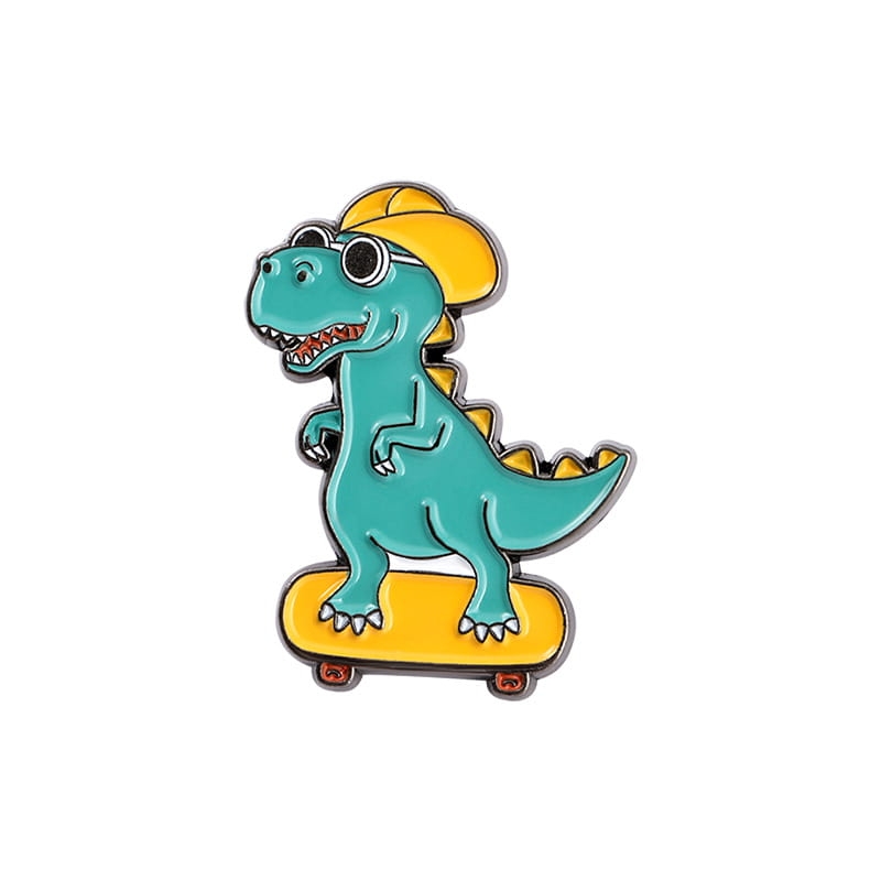 Metalowa przypinka Dinozaur skate - kolorowa emaliowana broszka