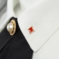 przypinka karo spinki do mankietów biała koszula