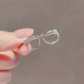 metalowa broszka przypinka okulary akcesoria