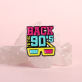 przypinka back 90's lata dziewięćdziesiąte metal pin