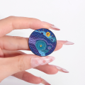 przypinka metalowa Van Gogh Hobbit widok z przodu