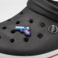 wpinka Minecraft pistolet zamontowana na butach crocs