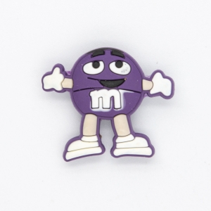 Przypinka do crocsów M&M fioletowy