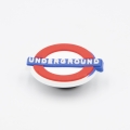 przypinka jibbitz London Underground metro Londyn widok z boku