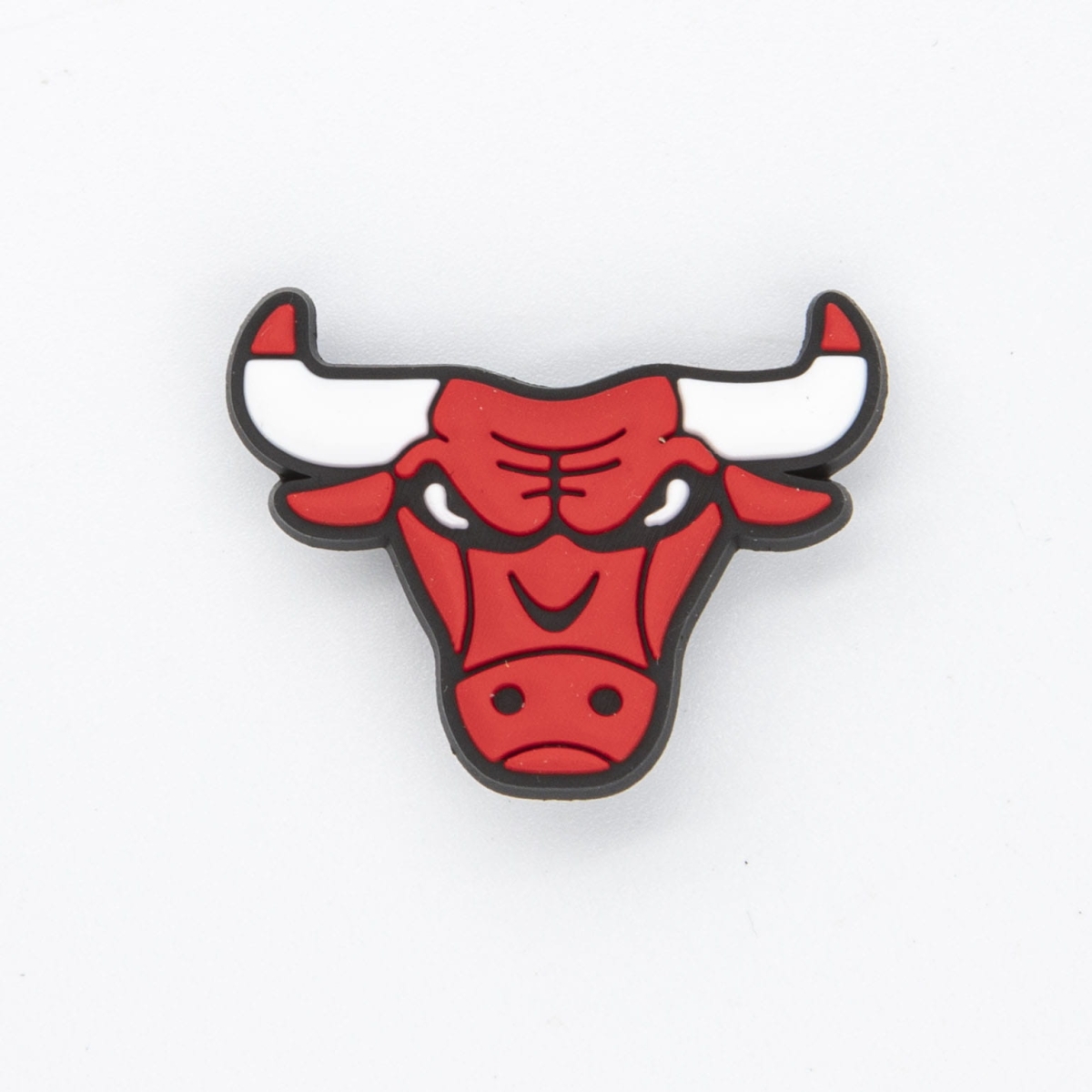 przypinka do crocsów Chicago Bulls logo czerwony byk