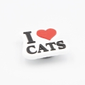 przypinka I love cats do butów widok z boku