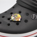 przypinka Tom i Jerry na crocsach buty crocs ozdoba