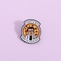 Przypinka pizza not your diet na fioletowym tle