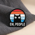Przypinka kot Ew People - metalowa odznaka z kotem