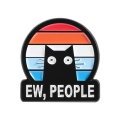 Przypinka Ew People z czarnym kotem - retro design kolorowe paski