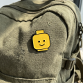 Przypinka głowa lego metalowa pin dla fanów klocków