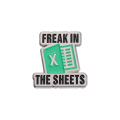 Metalowa przypinka excel freak in the sheets - widok z przodu