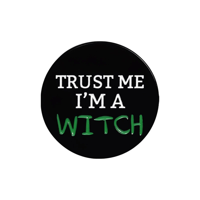 metalowa przypinka trust me I'm a witch - ikona torby zakupowej