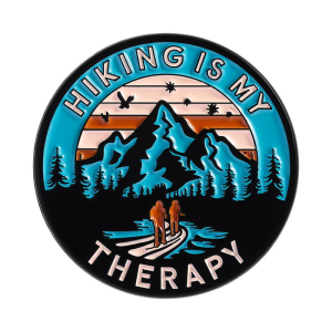 Metalowa przypinka hiking is my therapy