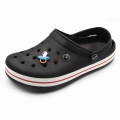 smoczek jibbitz na crocs czarne klapki ozdoba