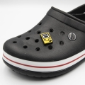 Wpinka Gameboy do crocs zamontowana ozdoba butów
