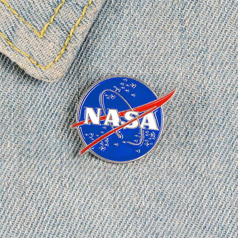 Metalowa przypinka NASA pins na ubranie