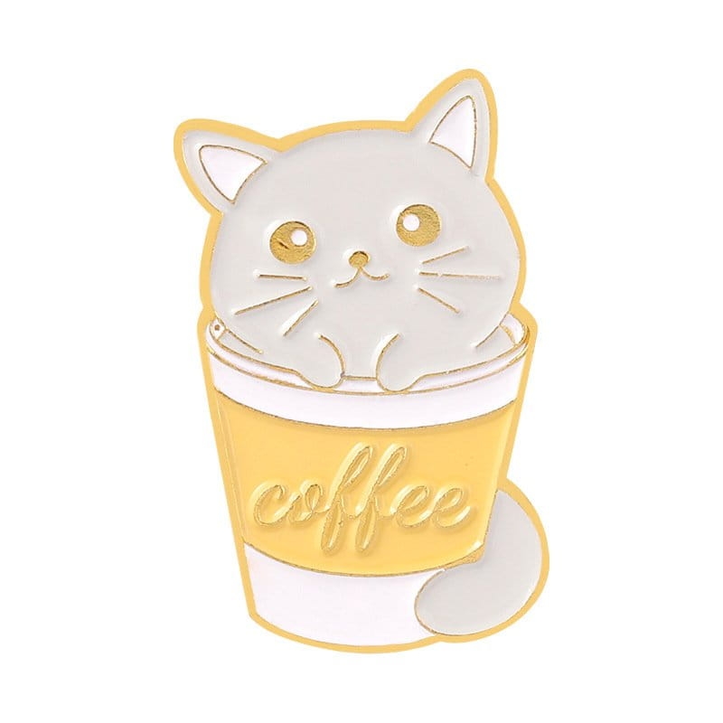 przypinka pins metalowa kot w kubku kawy coffee