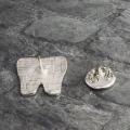 przypinka ząb stomatolog zapięcie pins tył