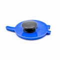 przypinka NASA do kroksów widok od spodu mechanizm montażowy