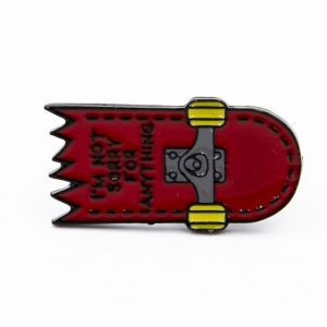Metalowa przypinka, pins złamana deskorolka