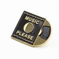 Pins winyl Music Please przypinka metalowa płyta czarno-złota