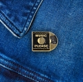 Przypinka Music Please winyl na ubraniu jeansowa kurtka pins