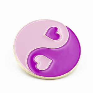 Metalowa przypinka, yin yang